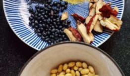 黑豆黑芝麻豆浆的作用,滋补养生，润泽身心